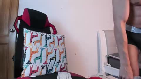 Snapshot of tarzanylobo chatting on 01.15.25 Tarzan online show from 01.15.25