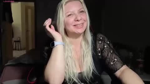 Snapshot of tasha__moon chatting on 04.23.26 Tasha Moon online show from 04.23.26