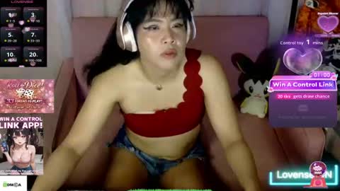 Snapshot of tashakai chatting on 06.20.26 TashaKai online show from 06.20.26