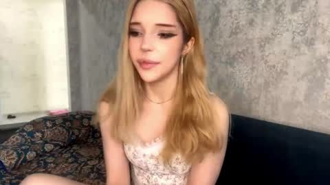 Snapshot of tashinadoncaster chatting on 04.19.26 Viola online show from 04.19.26