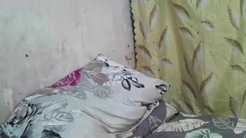 Snapshot of tasstiesst_lady_huge_cock chatting on 09.22.25 roxy online show from 09.22.25