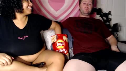 Snapshot of tasteekitty chatting on 02.14.25 Tastee Kitty online show from 02.14.25