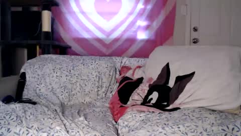 Snapshot of tasteekitty chatting on 09.25.25 Tastee Kitty online show from 09.25.25