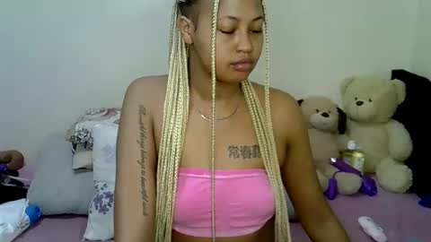 Snapshot of tastie_t chatting on 04.02.26 tastie_t online show from 04.02.26