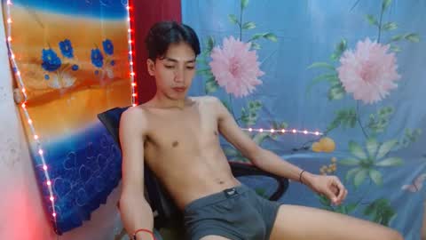 Snapshot of tastylicious_kim chatting on 12.23.24 Ask me online show from 12.23.24