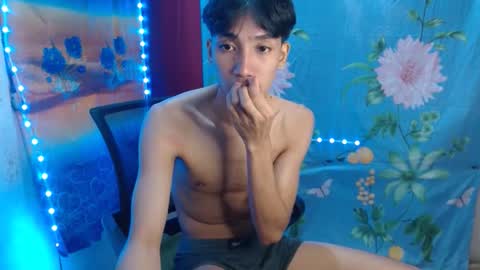 Snapshot of tastylicious_kim chatting on 01.03.25 Ask me online show from 01.03.25