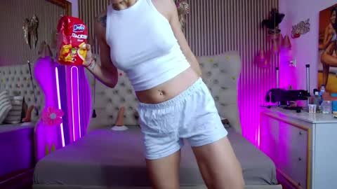 Snapshot of tastypatricia chatting on 06.25.26 TastyPatricia online show from 06.25.26