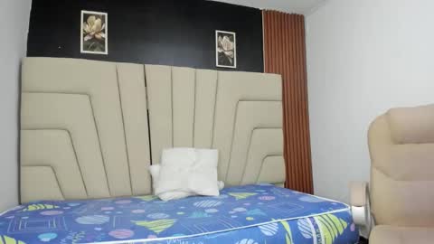 tati_galeano online show from 10.25.25