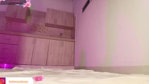 Snapshot of tatiana1004 chatting on 02.14.25 tatiana1004 online show from 02.14.25