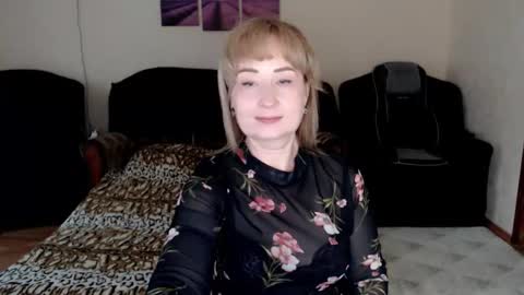 Snapshot of tattease chatting on 09.18.25 Tattease online show from 09.18.25