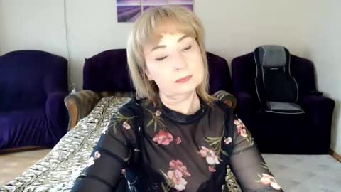 Snapshot of tattease chatting on 09.19.25 Tattease online show from 09.19.25