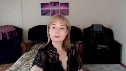 Snapshot of tattease chatting on 09.24.25 Tattease online show from 09.24.25