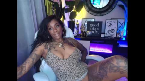 Tatted Queen online show from 01.03.25