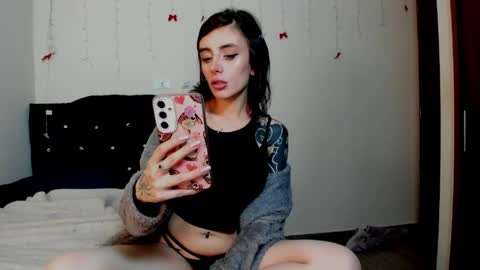 Snapshot of tattoed_bunny9 chatting on 04.28.26 Rose Marie online show from 04.28.26