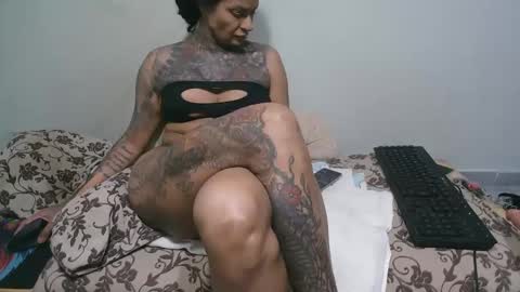 Snapshot of tattogirl06 chatting on 04.05.26 tattogirl06 online show from 04.05.26