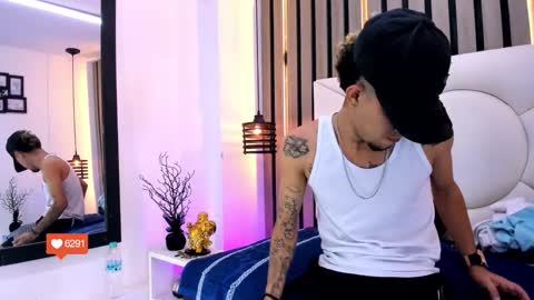 Snapshot of tattoo22_ chatting on 11.15.25 Tattoo online show from 11.15.25