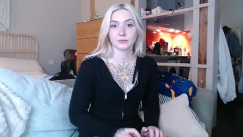 Snapshot of tattoobbgirl chatting on 02.21.25 tattoobbgirl online show from 02.21.25