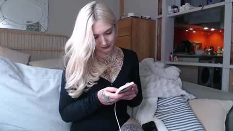 Snapshot of tattoobbgirl chatting on 02.24.25 tattoobbgirl online show from 02.24.25