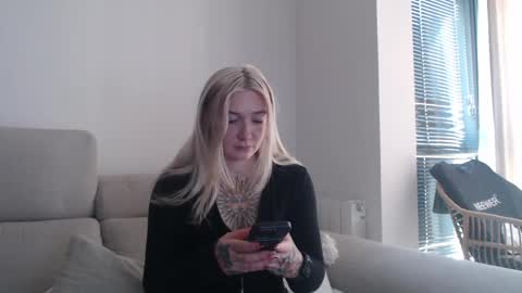Snapshot of tattoobbgirl chatting on 10.15.25 tattoobbgirl online show from 10.15.25