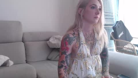 Snapshot of tattoobbgirl chatting on 10.17.25 tattoobbgirl online show from 10.17.25