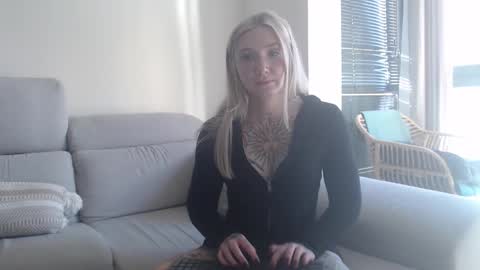 tattoobbgirl online show from 11.17.25