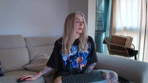 Snapshot of tattoobbgirl chatting on 05.13.26 tattoobbgirl online show from 05.13.26