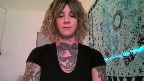 Snapshot of tattooed_natalia chatting on 12.24.24 Natalia 3 online show from 12.24.24
