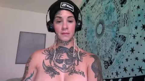 Snapshot of tattooed_natalia chatting on 01.06.25 Natalia 3 online show from 01.06.25
