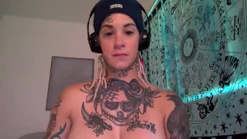 Snapshot of tattooed_natalia chatting on 01.07.25 Natalia 3 online show from 01.07.25
