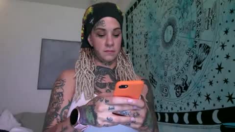 Snapshot of tattooed_natalia chatting on 01.10.25 Natalia 3 online show from 01.10.25
