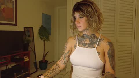 Snapshot of tattooed_natalia chatting on 01.20.25 Natalia 3 online show from 01.20.25