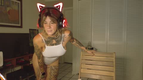 Snapshot of tattooed_natalia chatting on 01.22.25 Natalia 3 online show from 01.22.25