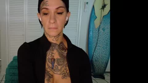 Snapshot of tattooed_natalia chatting on 05.10.26 Natalia 3 online show from 05.10.26