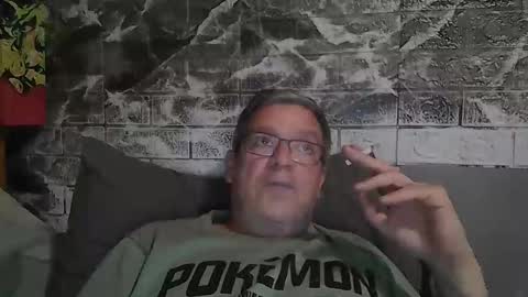 Snapshot of tatts4tits chatting on 05.09.26 dave online show from 05.09.26