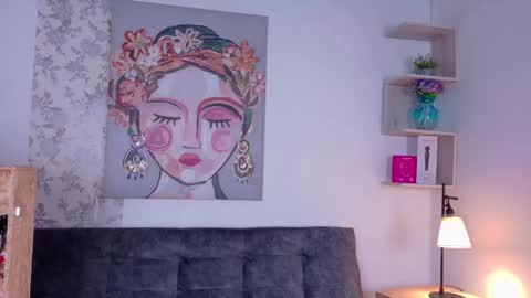 Snapshot of taty_miller chatting on 09.18.25 Taty Miller online show from 09.18.25