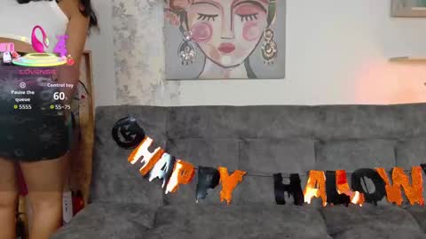 Snapshot of taty_miller chatting on 10.13.25 Taty Miller online show from 10.13.25