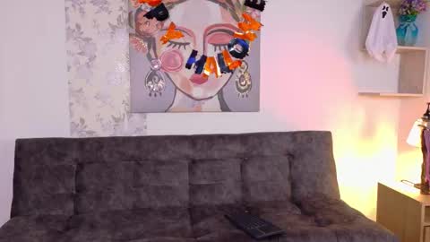 Snapshot of taty_miller chatting on 10.26.25 Taty Miller online show from 10.26.25