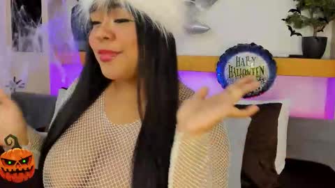 Taty Lior  online show from 10.28.25