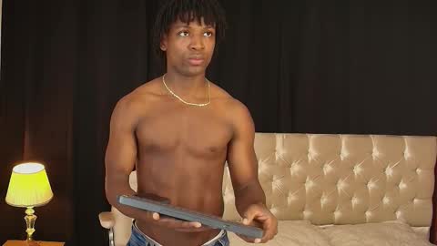 Snapshot of tau_montes chatting on 02.01.26 tau_montes online show from 02.01.26