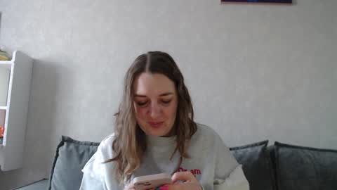 Snapshot of taxxxu chatting on 12.18.24 Diana online show from 12.18.24
