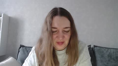 Snapshot of taxxxu chatting on 01.06.25 Diana online show from 01.06.25