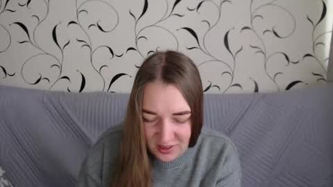 Snapshot of taxxxu chatting on 10.03.25 Diana online show from 10.03.25
