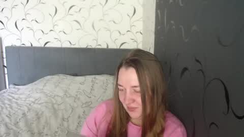 Snapshot of taxxxu chatting on 05.16.26 Diana online show from 05.16.26