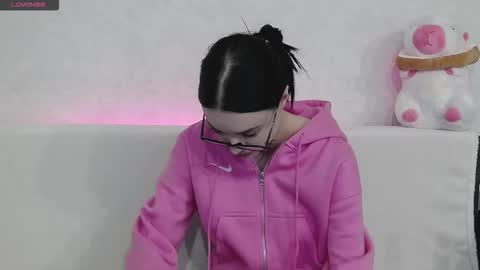 Snapshot of tayaavis chatting on 09.13.25 Taya online show from 09.13.25