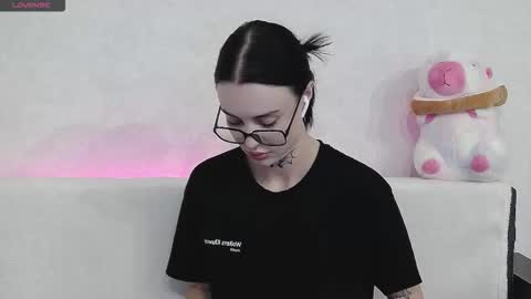 Snapshot of tayaavis chatting on 09.14.25 Taya online show from 09.14.25