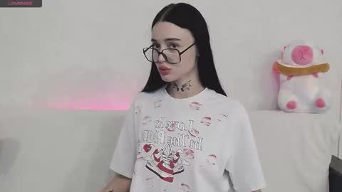 Snapshot of tayaavis chatting on 09.18.25 Taya online show from 09.18.25