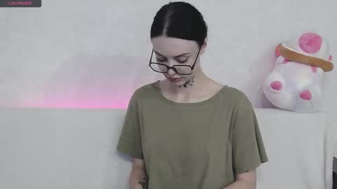 Snapshot of tayaavis chatting on 09.22.25 Taya online show from 09.22.25