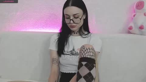 Snapshot of tayaavis chatting on 10.07.25 Taya online show from 10.07.25