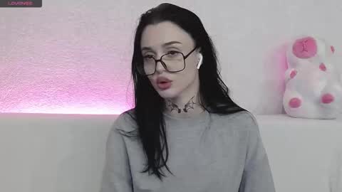 Snapshot of tayaavis chatting on 10.23.25 Taya online show from 10.23.25