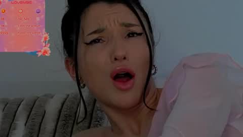 TayaKayan online show from 02.10.25